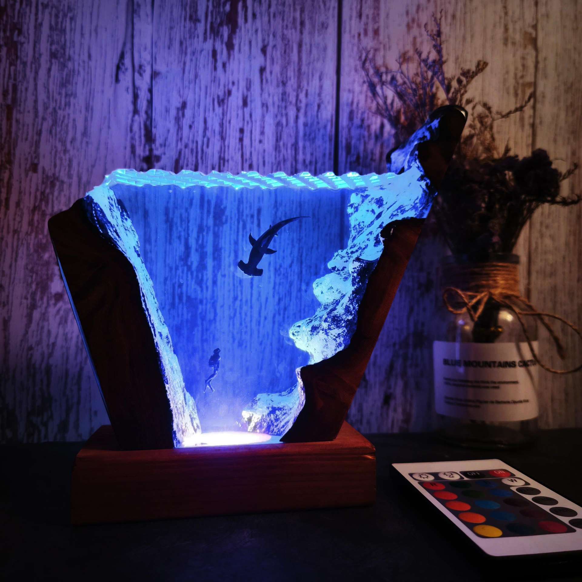 Resin Art With Wood - Adorno Luminoso de Tiburón Martillo de